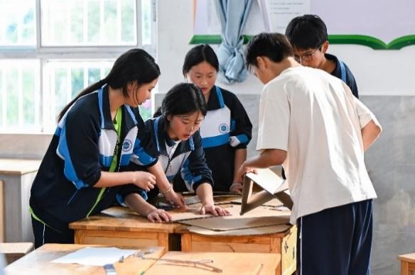戴森再赴云南怒江，用科技点亮未来：工程教育助力青少年梦想起航  第3张