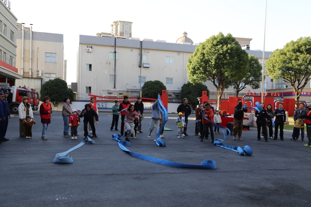 15对亲子家庭亲历莫干山戒毒所禁毒消防演练，筑牢家庭安全防线  第4张