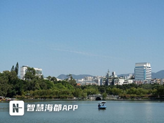 福建未来三天晴到多云，昼夜温差大，福州西湖公园水天一色美景等你来  第1张