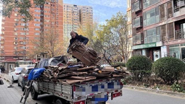 三轮车上的英雄:范师傅寒风中疾驰,救下3岁受伤男孩 第1张 三轮车上的英雄:范师傅寒风中疾驰,救下3岁受伤男孩 第1张