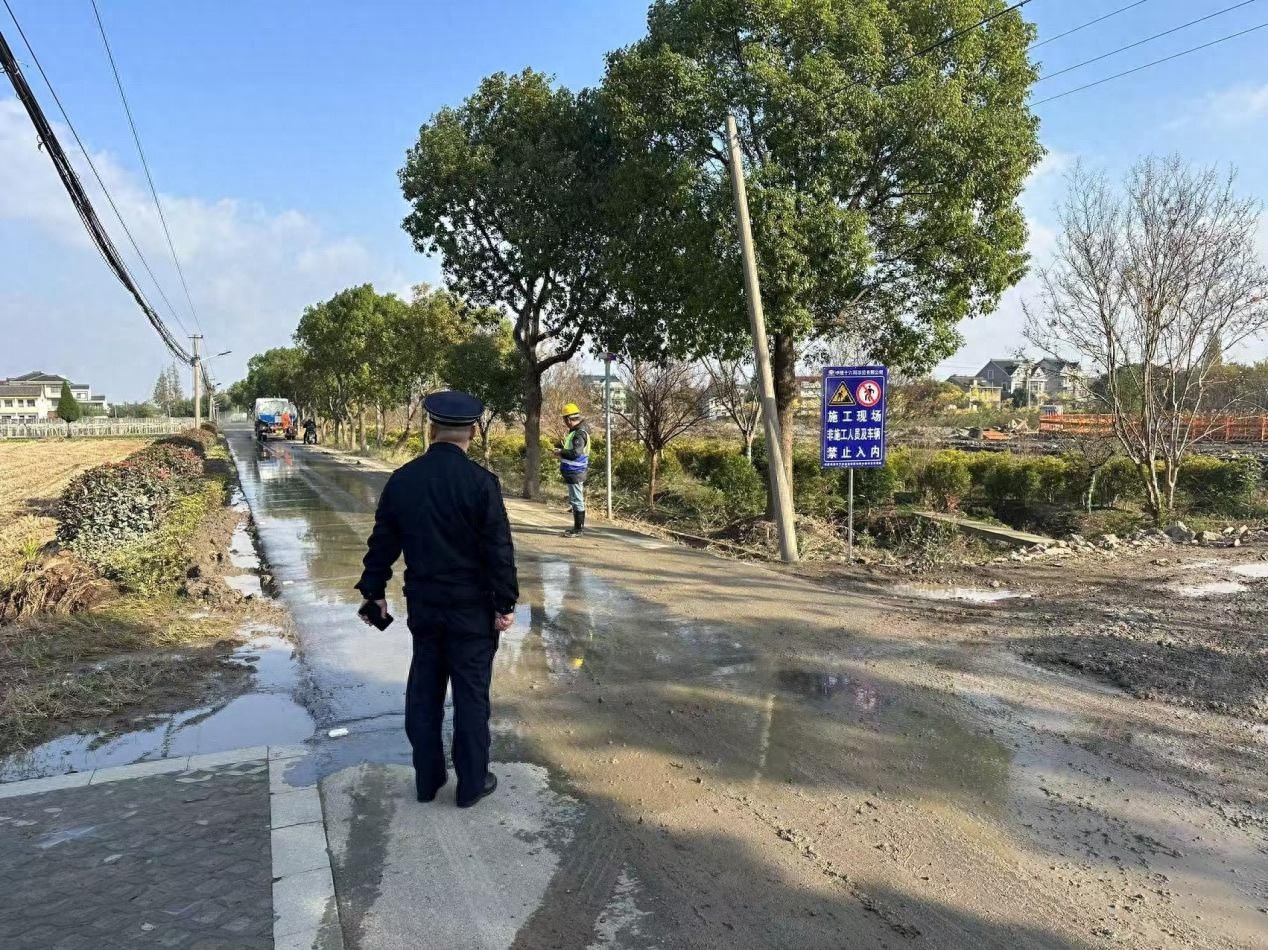 揭秘大桥镇执法队如何从源头杜绝工地污染，守护城市道路的每一寸洁净