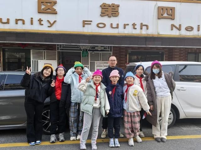 300斤爱心汇聚，延吉新村社区温暖冬日，手工毛线帽传递人间真情  第5张