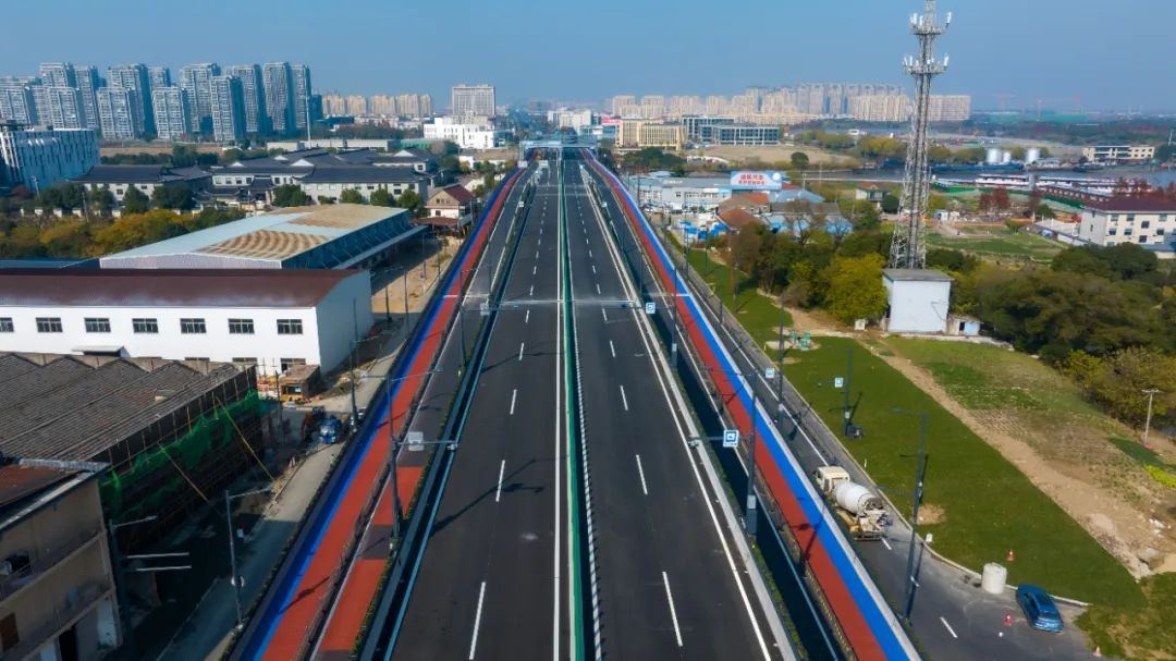 平湖市首座全息数字高架桥通车，2公里无红绿灯畅行体验震撼来袭  第3张