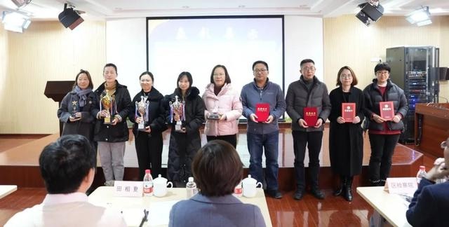 普陀区未成年人学校保护中心:守护青春之光,共筑法治未来 第2张 普陀区未成年人学校保护中心:守护青春之光,共筑法治未来 第2张