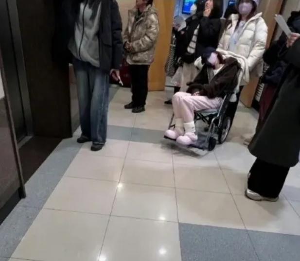 赵露思突发重病失语，抢救室经历曝光，粉丝焦急等待真相揭晓  第6张