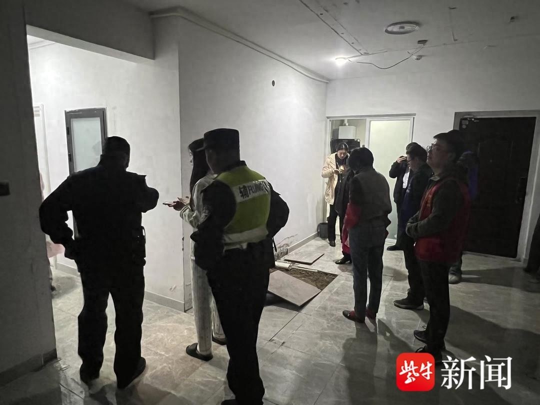 邻居装修惹祸端，墙体泡水谁买单？网格员紧急调解，公平公正解难题  第1张