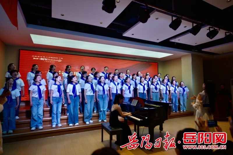 岳阳爱乐男声合唱团深情唱响莫尼山，2025年新年音乐会震撼开幕  第7张