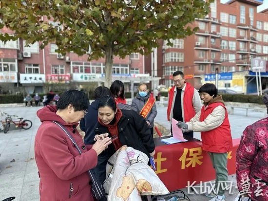 香河县社保卡惠民服务季：志愿者手把手教你轻松办理，服务零距离  第2张