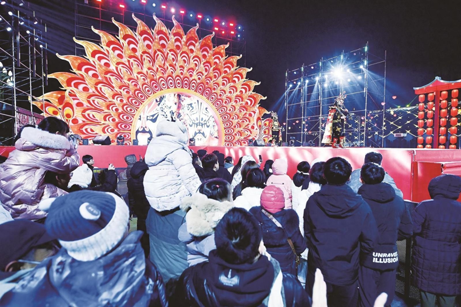 零下10℃的银川夜，山海灯会如何用美食和暖棚温暖你的心？