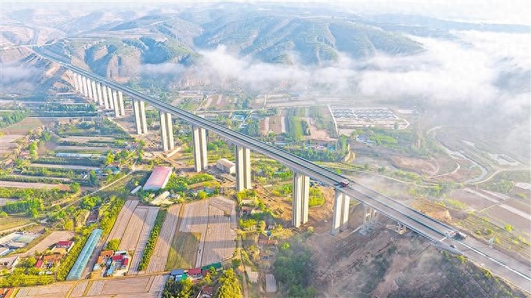 银昆高速公路全线通车，银川到彭阳仅需3小时，沿线6县区出行更便捷  第1张