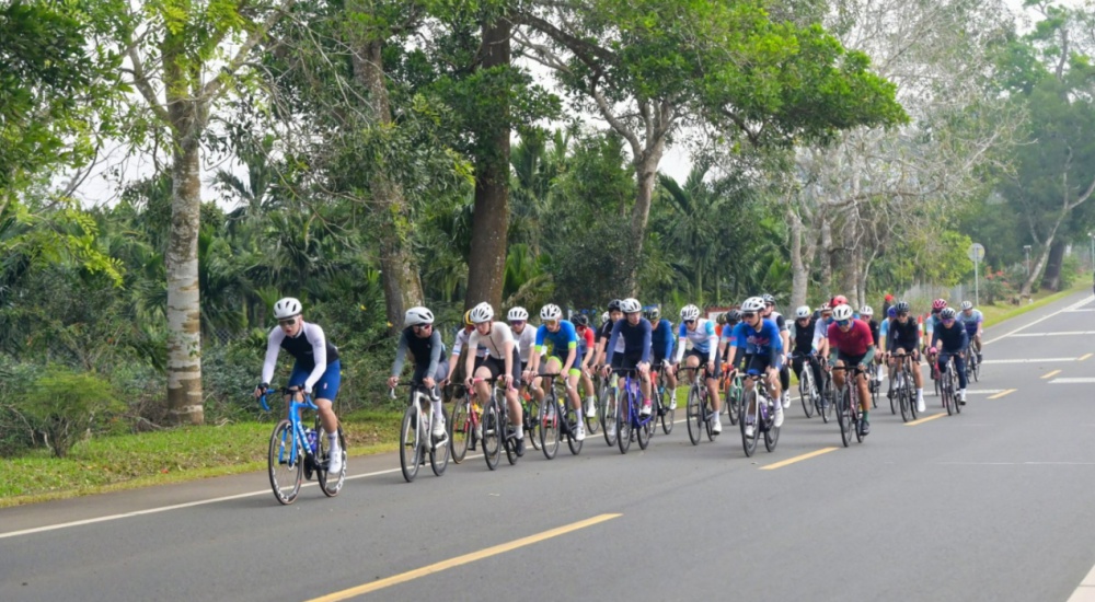 2024环南丽湖自行车赛：500位骑行爱好者齐聚定安，感受速度与美景的双重魅力  第3张