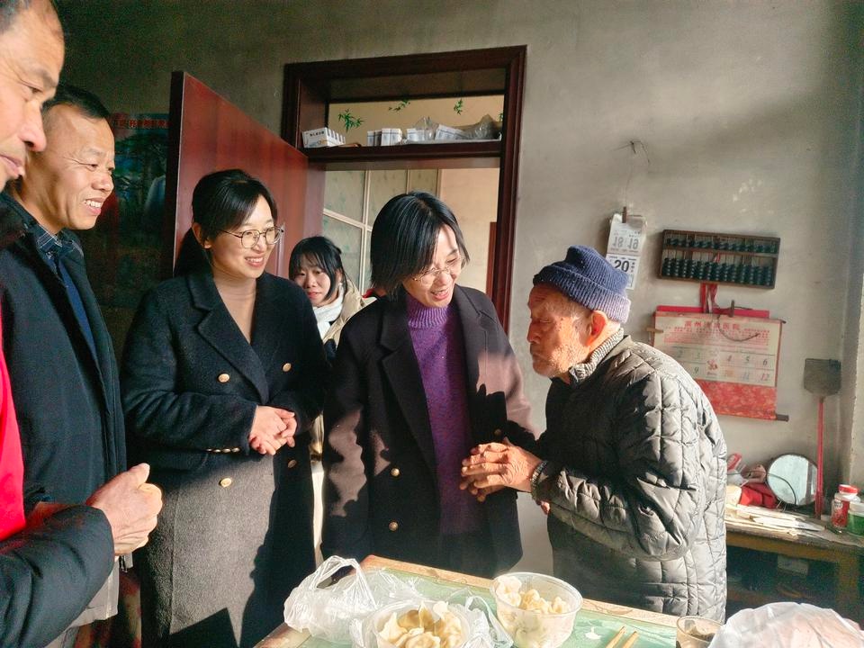 冬至暖心行动：北董村志愿者包饺子，让留守老人不再孤单  第6张