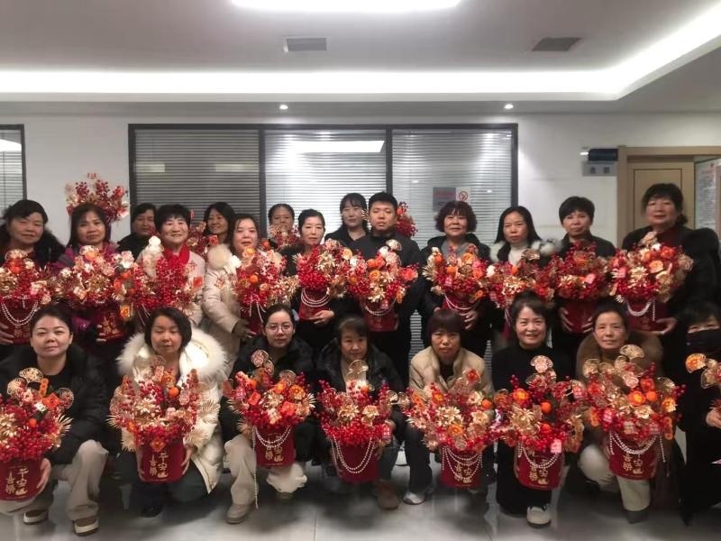 亲手制作独一无二的新年福桶花束，迎接2025年的美好祝福  第2张