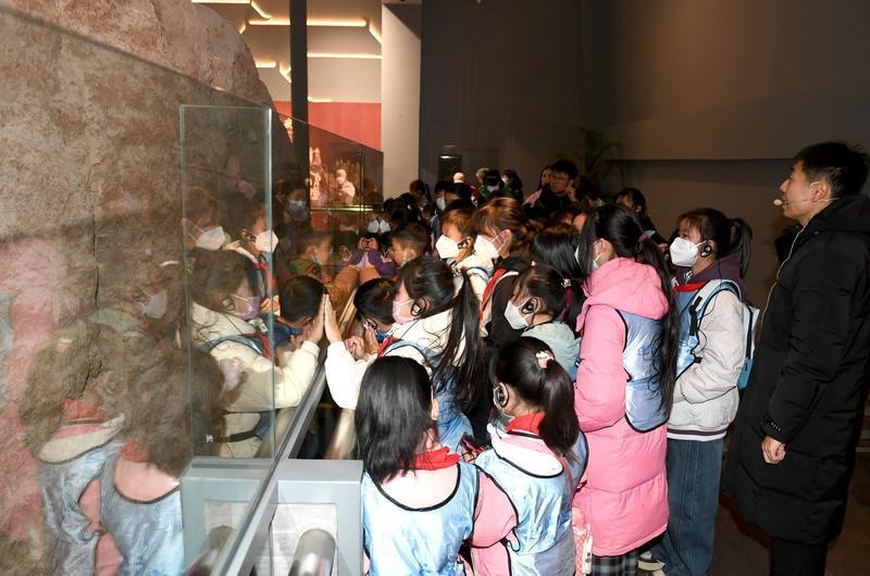 千年长安城墙上的童声笑语:100余名乡村孩子的文化探索之旅 第4张 千年长安城墙上的童声笑语:100余名乡村孩子的文化探索之旅 第4张