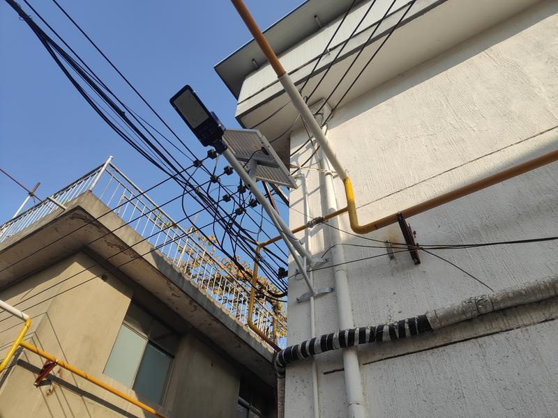 37位智叟志愿者点亮20盏路灯，西安朝阳小区居民夜行不再难  第3张