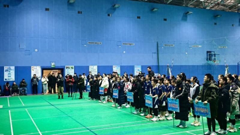 2024年哈尔滨青少年排球邀请赛：青春激扬，赛场上的热血与梦想  第1张