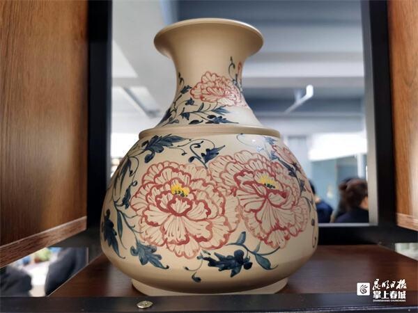 揭秘昆明迎新慈善拍卖会：34件珍品背后的文化传承与艺术创造  第3张