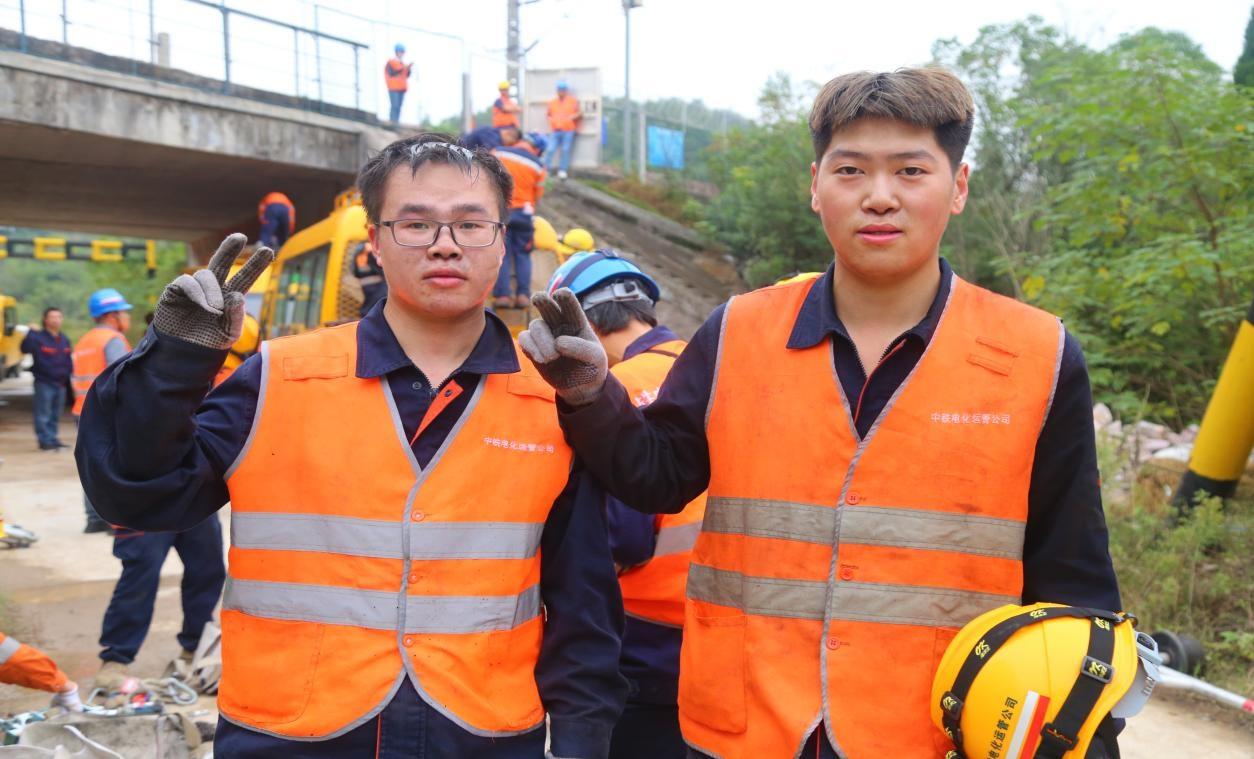 10 月 28 日正午，百余名接触网工集结沪昆线最长隧道，他们要做什么？  第5张