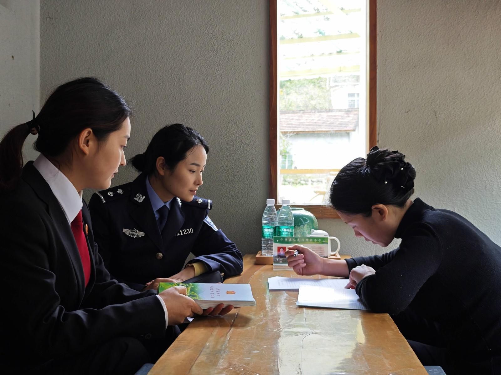 法院干警走访民宿，为民宿老板排忧解难  第4张
