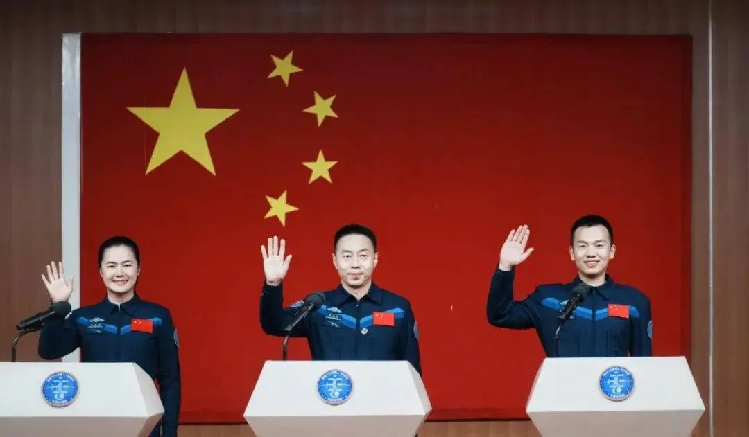 神舟十九号成功发射！6 名航天员将同时在轨短期驻留，你想知道他们的太空生活吗？  第2张