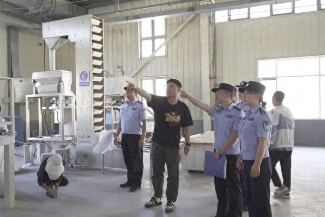 西和公安石堡派出所：探索一堡六盾主防新警务，护企安园  第1张