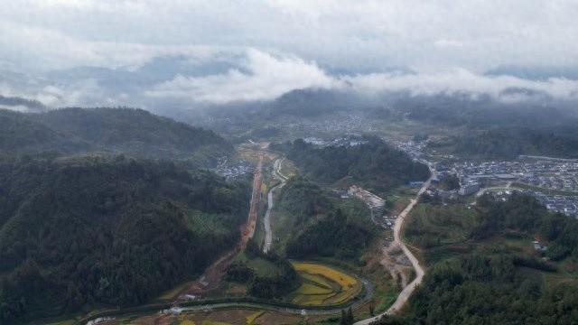 国道 219 龙陵黄草坝至龙镇桥段，17 万群众期盼的交通要道正在有序推进  第1张
