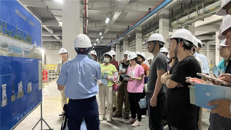 布吉街道举办行走布吉绿廊，争当巡河卫士活动，展现河湖长制工作成效  第2张