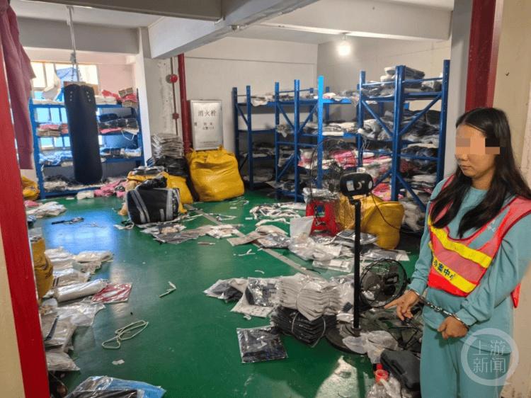 一两百元就能买到国际知名品牌服装、皮包，背后真相令人咋舌  第4张
