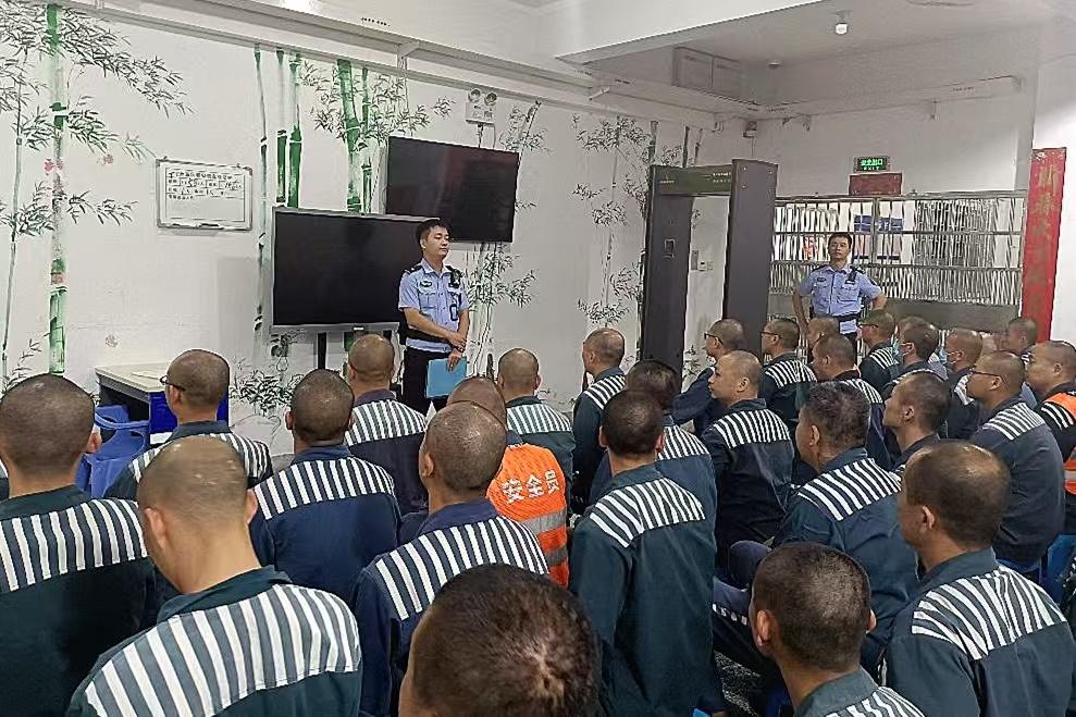 走近武夷山监狱民警：光与救赎，传递温暖，铸就希望  第3张