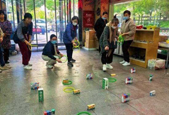 立冬饺子暖心志愿，套圈活动欢乐多，快来七里塘社区感受邻里情  第1张