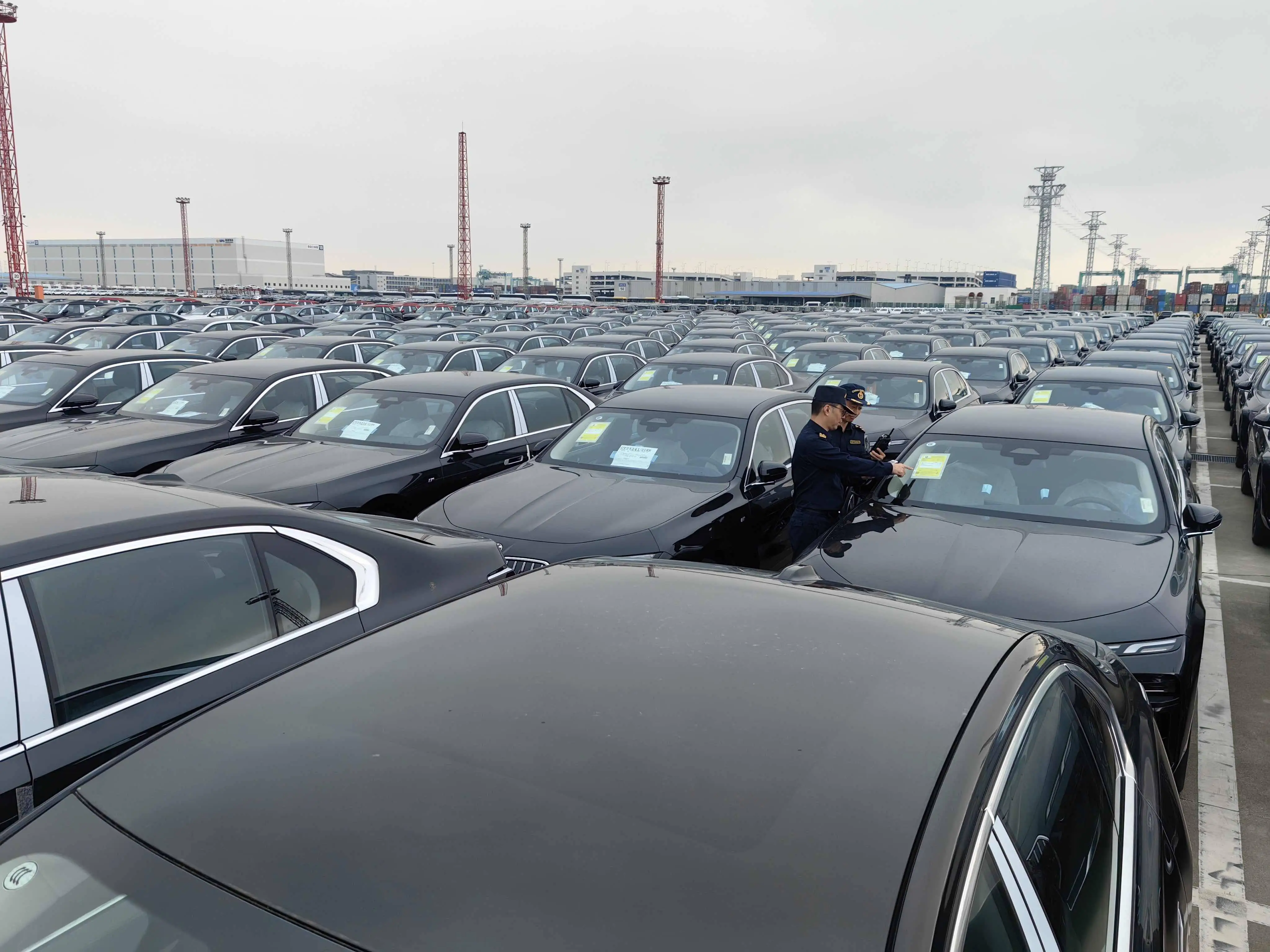 进口汽车证书申领大提速！上午申请当天拿证，上海海关改革试点成效显著  第2张