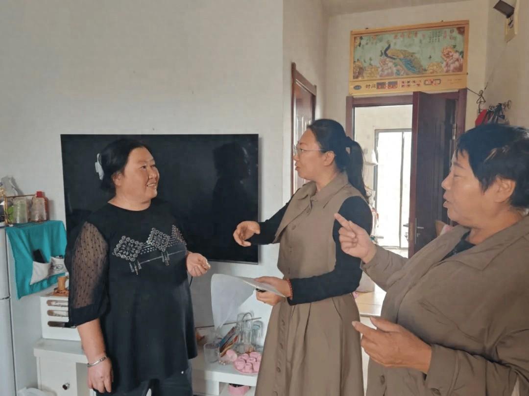 摩苏昆调解室：双语调解化纠纷，促进乡村和谐  第1张