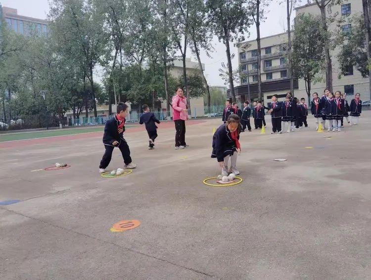 西安市灞桥区宇航小学开展智慧课堂全过程展示活动，体育组四位老师精彩亮相  第7张