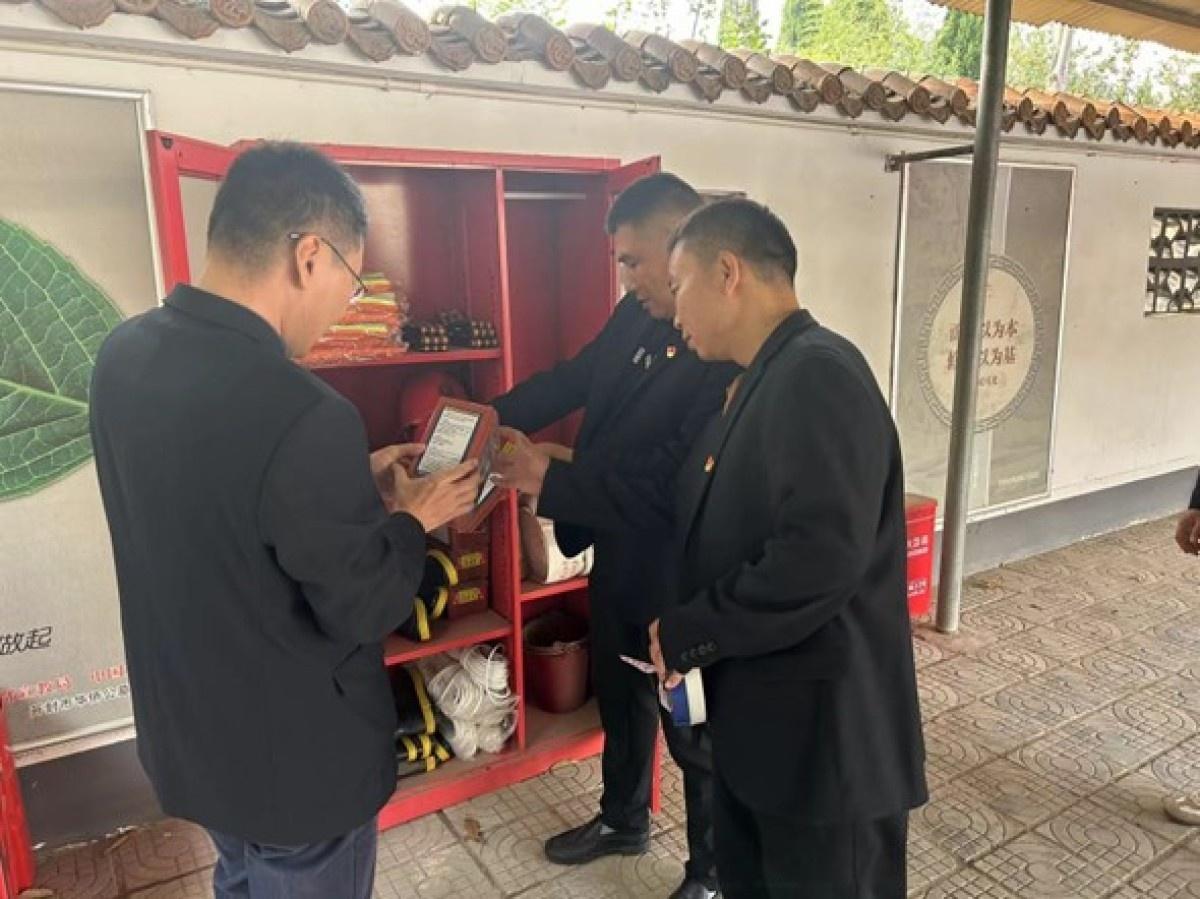 开封市华侨公墓管理处开展消防安全疏散避险演练，场面惊心动魄  第3张