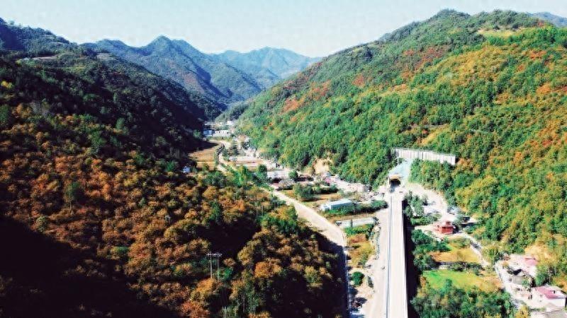 9166 米！西康高铁燕子坡隧道顺利贯通，全线隧道掘进超八成