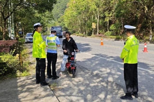 株洲公安交警持续大力开展五大曝光，你还敢违法吗？  第1张