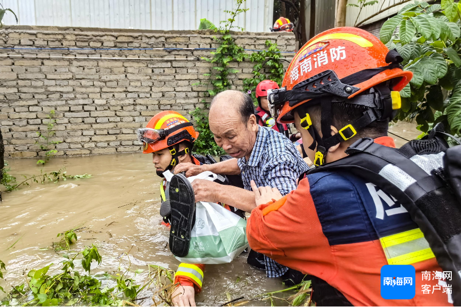 292 名消防指战员增援琼海！海南消防持续奋战防汛抗洪救灾一线  第2张