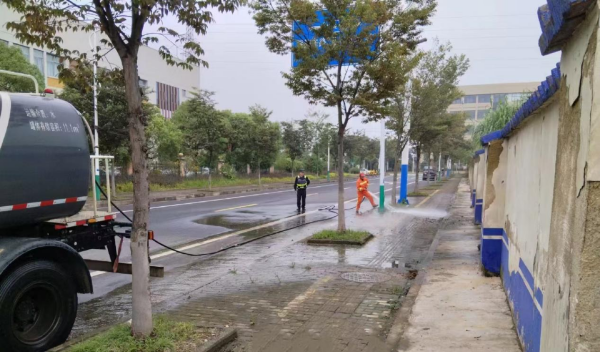初冬落叶清扫攻坚战，广德市城管局全力打造干净整洁城市环境  第3张