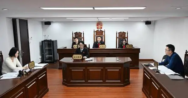 上海金融法院巡回审判：雇主责任险引发的 80 万赔偿纠纷，究竟谁之过？  第1张