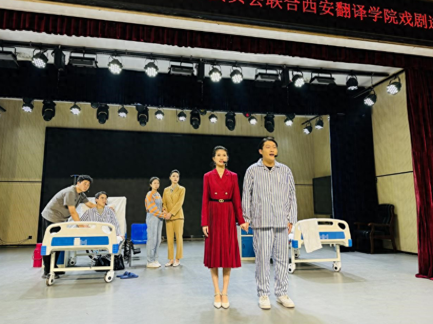 又一个黎明走进校园，话剧艺术传递思想交流  第1张
