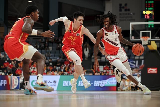 CBA 常规赛第八轮：浙江方兴渡队与江苏肯帝亚队的激烈对决  第2张