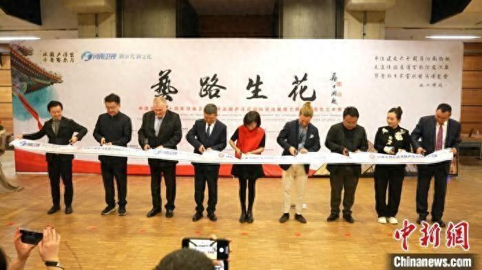 艺路生花在巴黎卢浮宫举办中法友好文化艺术交流展，你还不来看看？  第1张