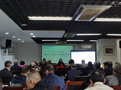 省文旅厅举办离退休干部智能手机应用培训，助力跨越数字鸿沟  第1张