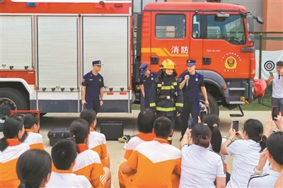 1500所中小学掀起消防热潮，6000名小小志愿宣传员如何改变社区安全？  第1张