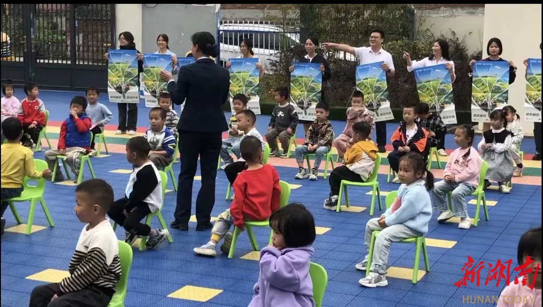绿色邮政行动：一年回收470万个瓦楞纸箱，你的快递箱也能‘绿动’未来  第3张