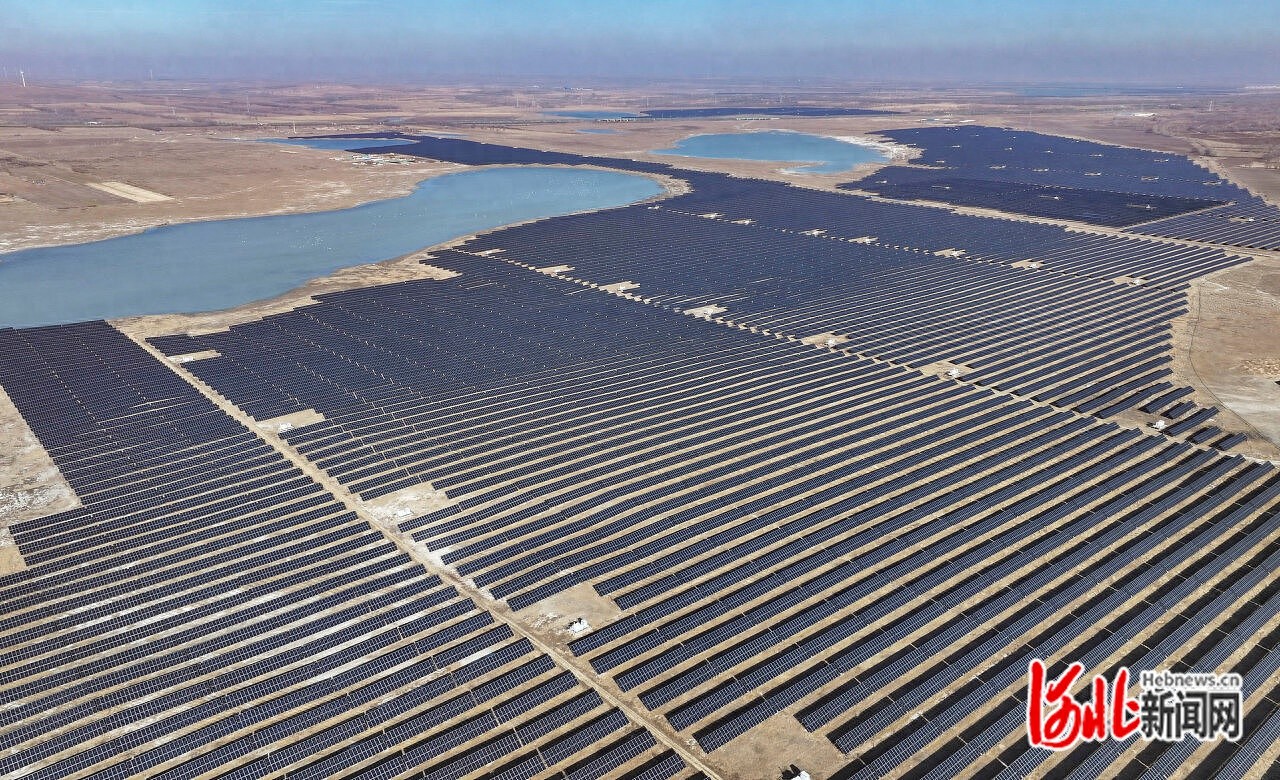 揭秘双面玻璃光伏板：发电效率提升30%，寿命更长，你还在用单玻吗？  第1张