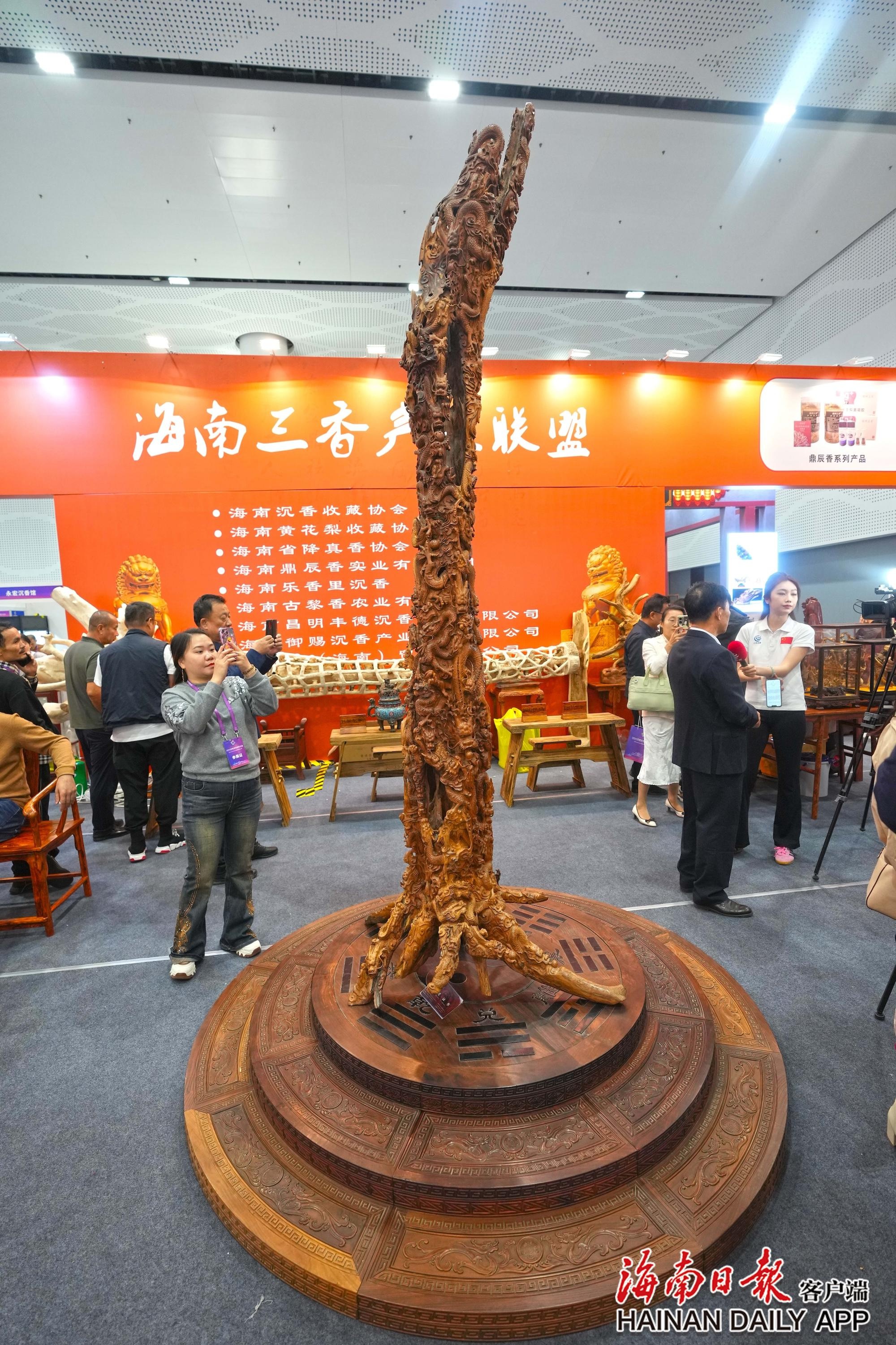 2024国际沉香花梨展览会盛大开幕，珍品荟萃，匠心独运，邀您共赏文化魅力  第1张