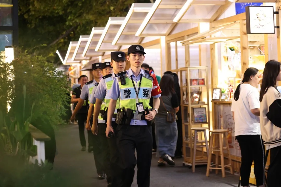 千里之外的神秘包裹，揭开民警罗飞与陕西王女士的感人故事  第6张
