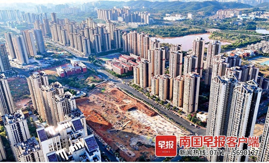 南宁土拍市场再掀热潮,盛邦集团4.4亿斩获五象湖稀缺地块,未来发展潜力无限 第1张 南宁土拍市场再掀热潮,盛邦集团4.4亿斩获五象湖稀缺地块,未来发展潜力无限 第1张