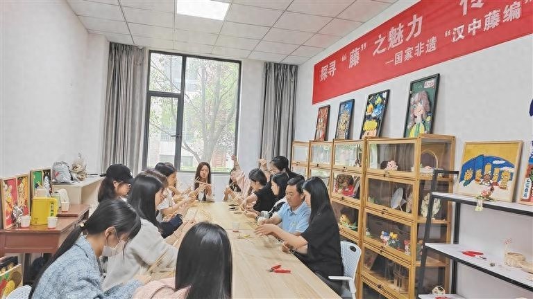 老藤编新生命：非遗汉中藤编如何织就乡村幸福网？